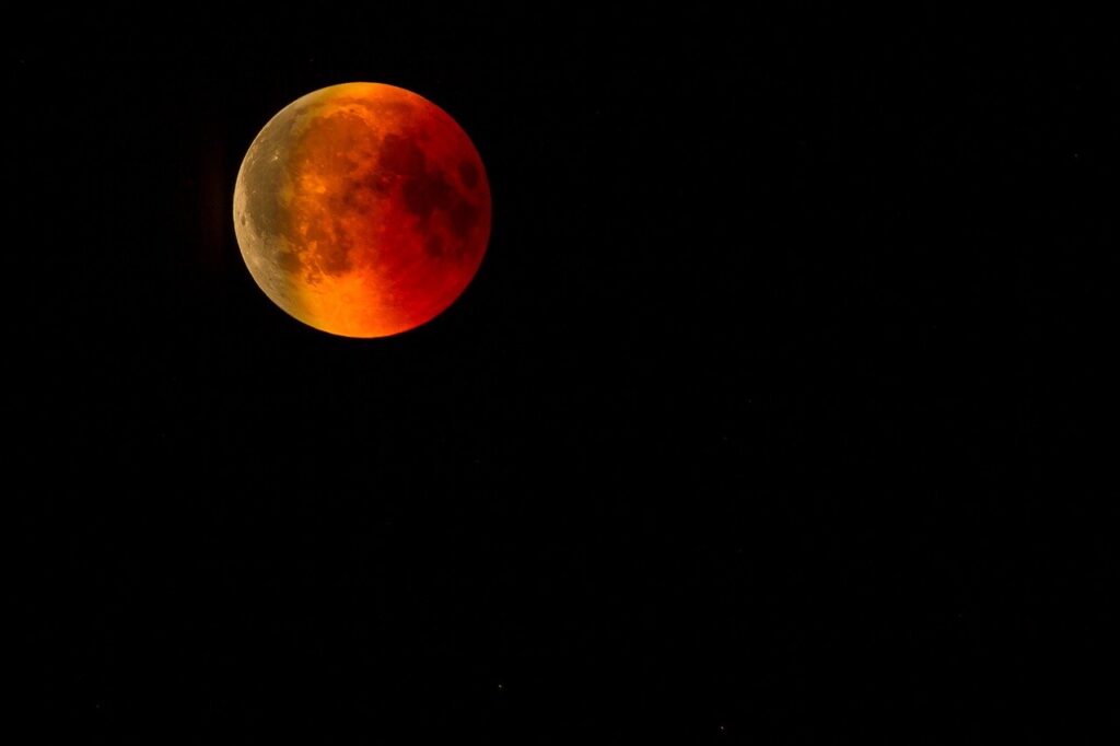 blood moon, moon, lunar eclipse