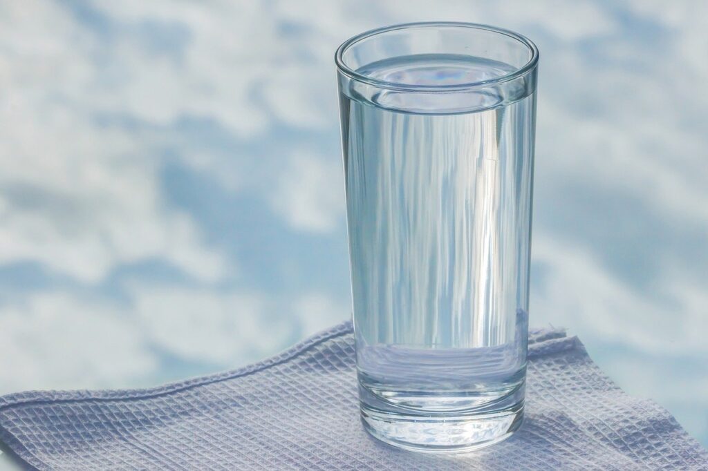 glass, water, napkin