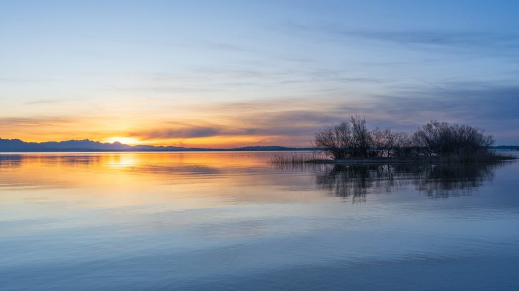 sunset, lake, nature-8541936.jpg