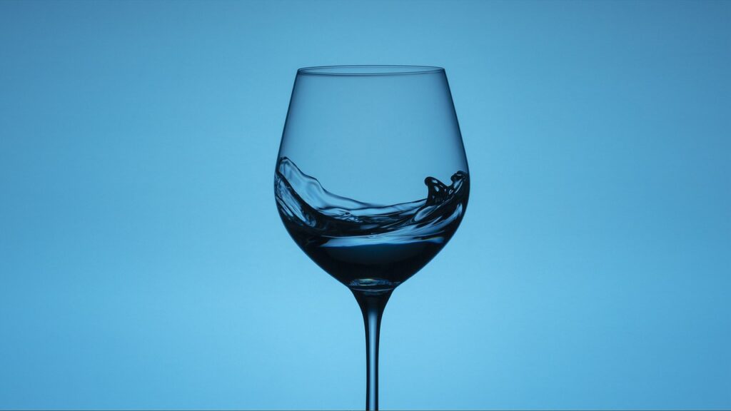 wine glass, glass, glassware-4764613.jpg